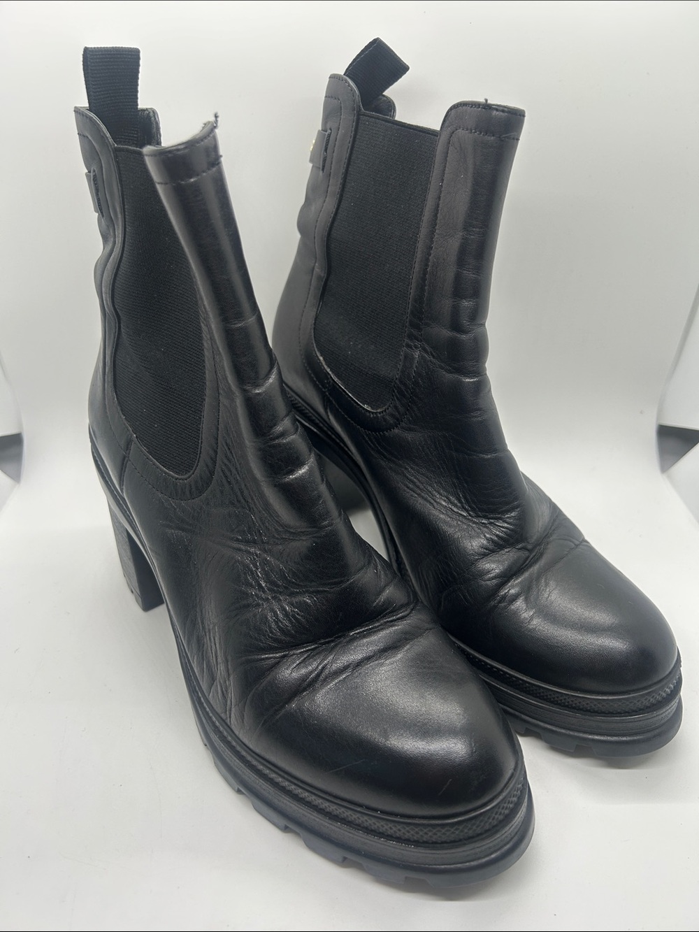 Veronica Beard Black Leather Block Heel Pull On Chelsea Boots Shoes **Size 7.5**